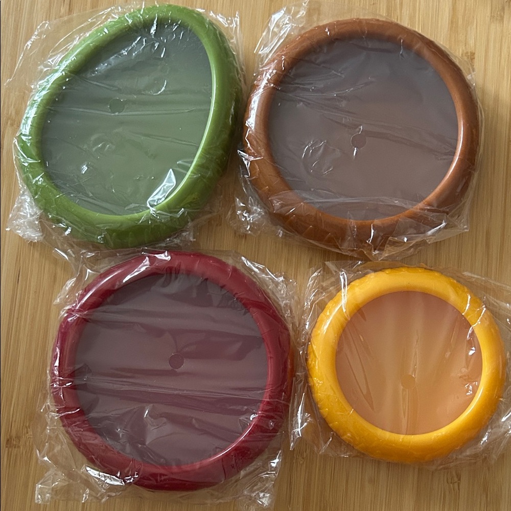 Fruit and vegetable storage containers
